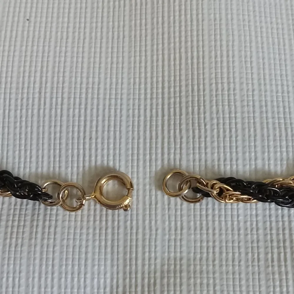 Black and Gold Tone Unisex Single Strand Twisted Metal Singapore Chain Necklace